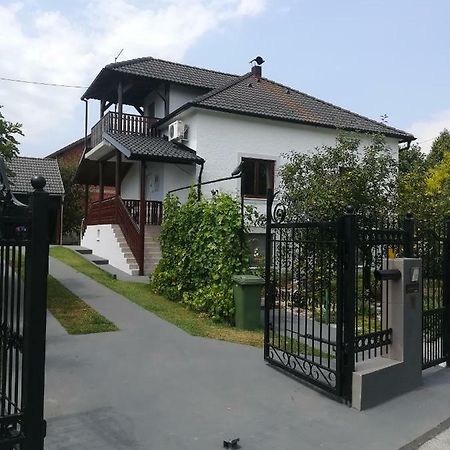 Holiday Home Baotic Velika Mlaka Eksteriør billede